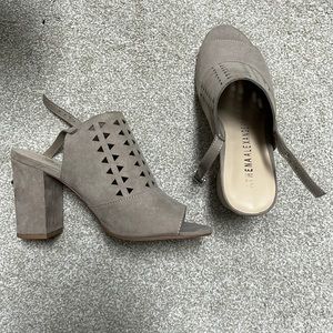 Athena Alexander heel/wedge Taupe color